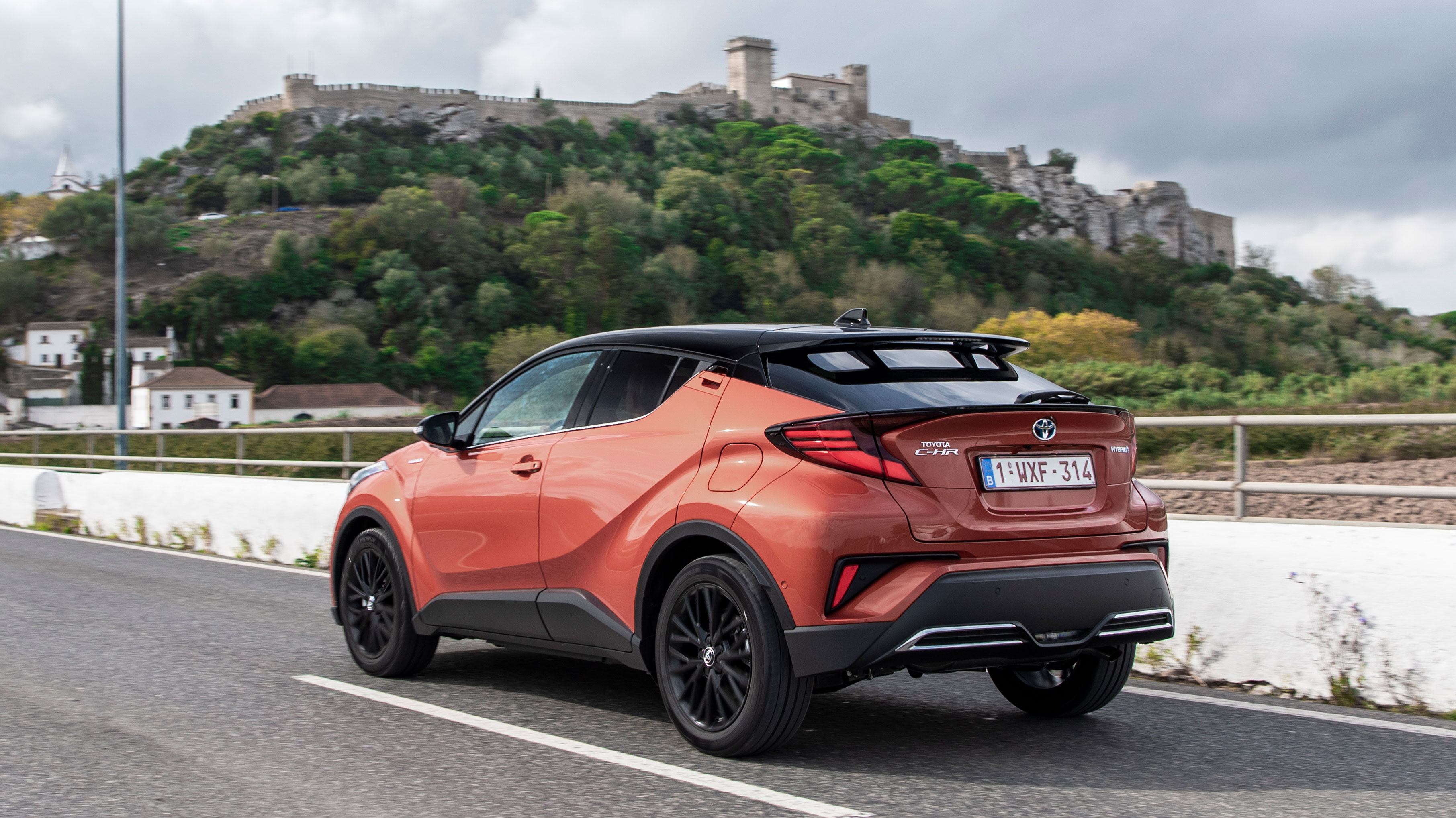 Toyota C-HR Review & Prices 2023 | AutoTrader UK